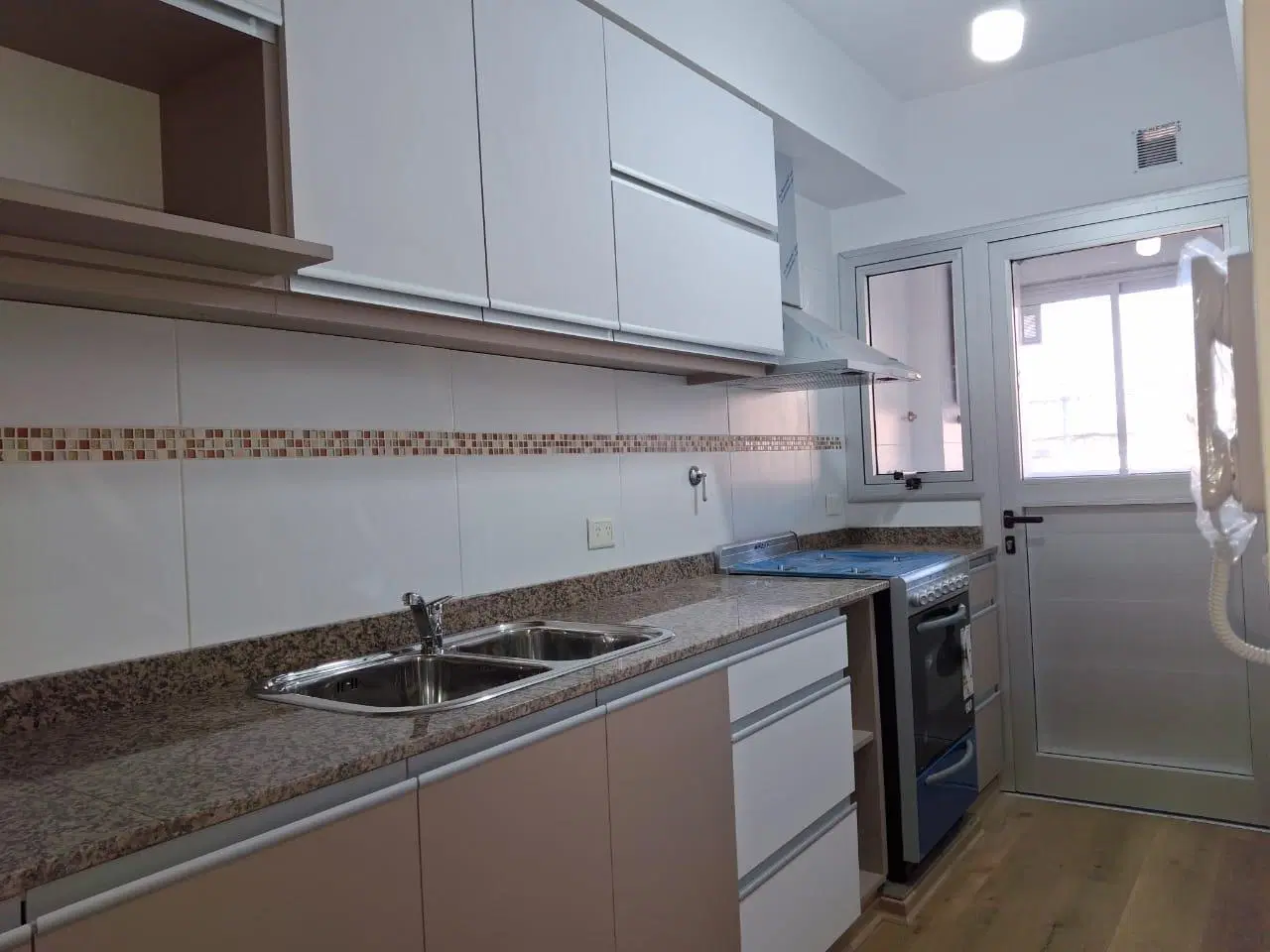 VENTA DE DEPARTAMENTO 3 AMBIENTES CON BALCÓN AL FRENTE EN VILLA SANTA RITA 2