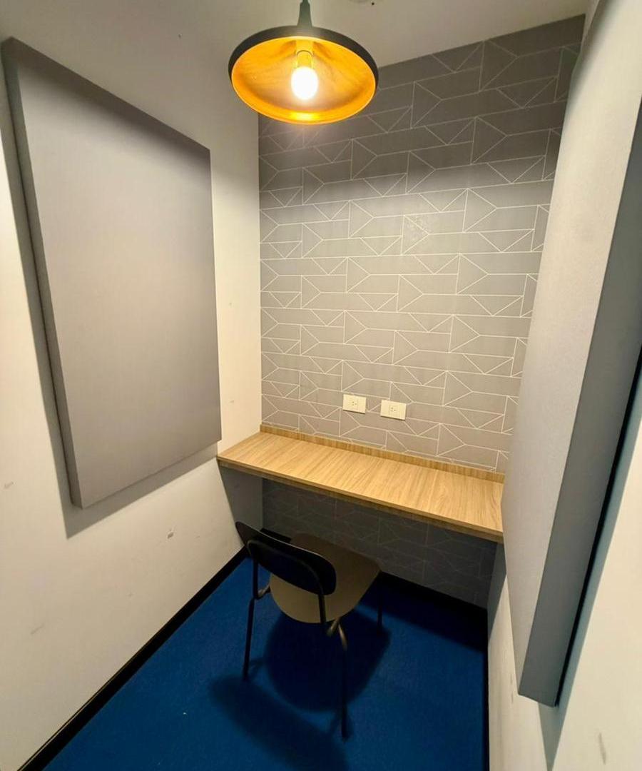 Foto de Venta de oficina de 860 m2 con 7 cocheras | Distrito Tecnológico de, imagen 3