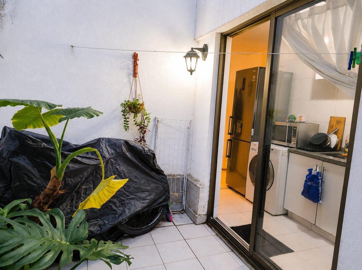 Foto de ALQUILER DEPARTAMENTO 2 AMBIENTES CON BALCON CORRIDO Y PATIO PROPIO EN PALERMO, imagen 1