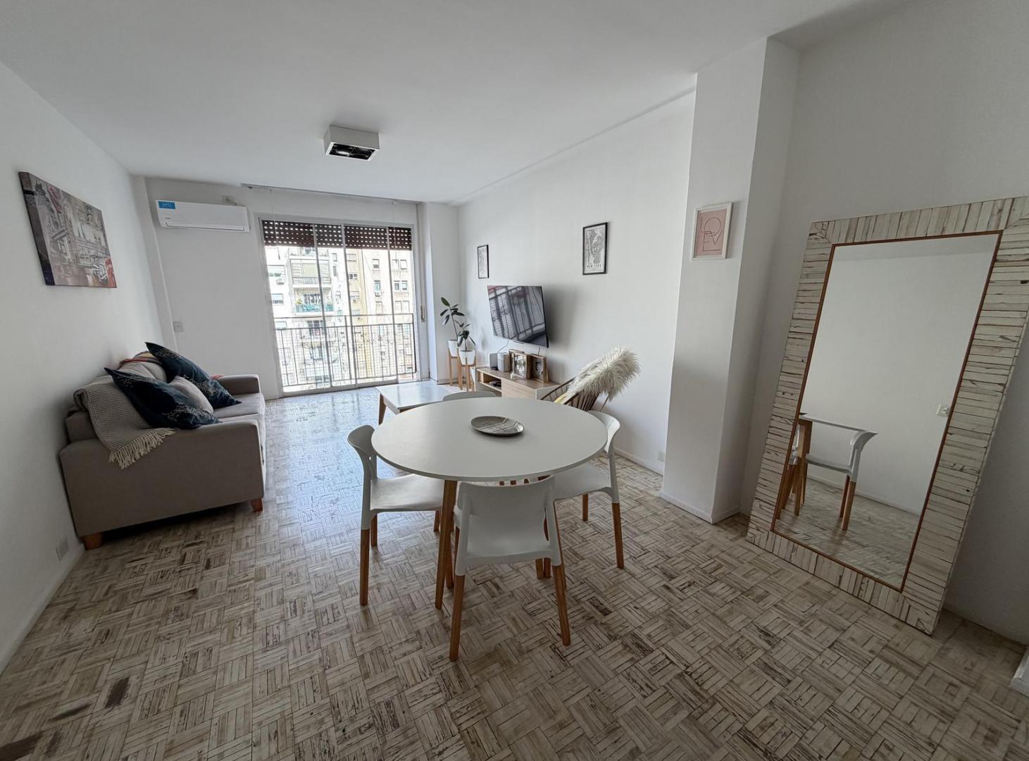 Foto de VENTA DEPARTAMENTO 3 AMBIENTES CON COCHERA Y BAULERA EN RECOLETA, imagen 2
