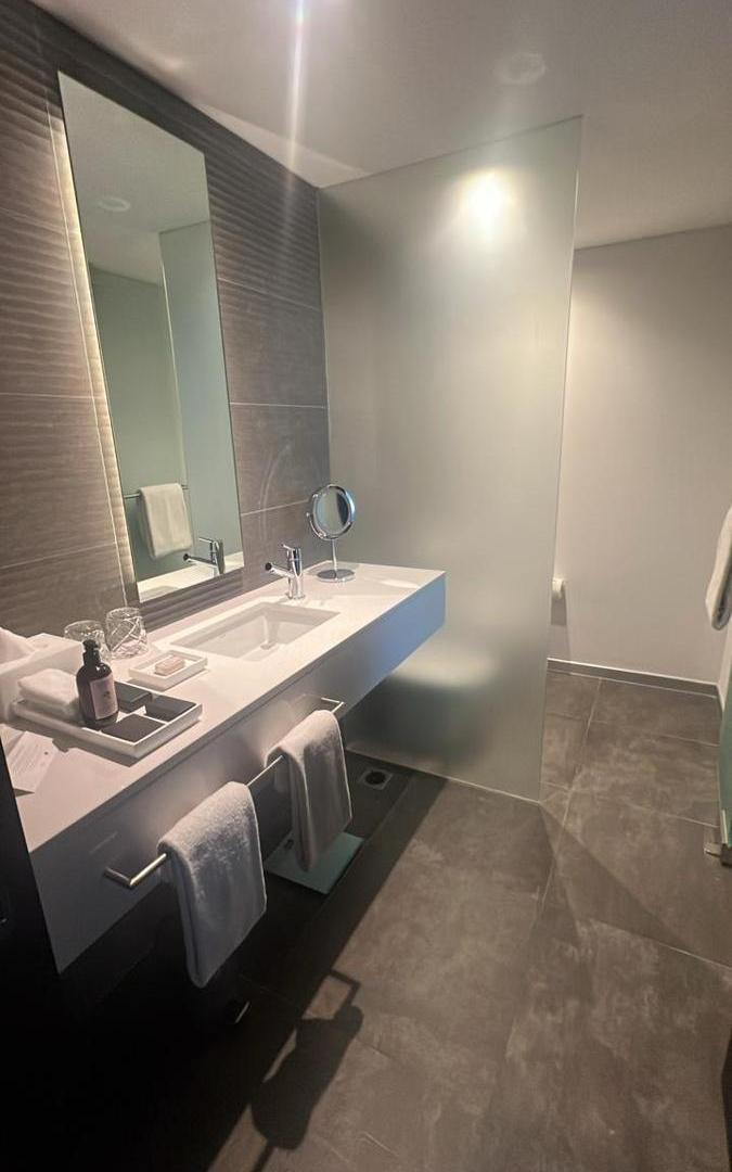 Foto de VENTA DEPARTAMENTO 2 AMBIENTES AMOBLADA CON COCHERA VISTA AL DIQUE EN, imagen 2