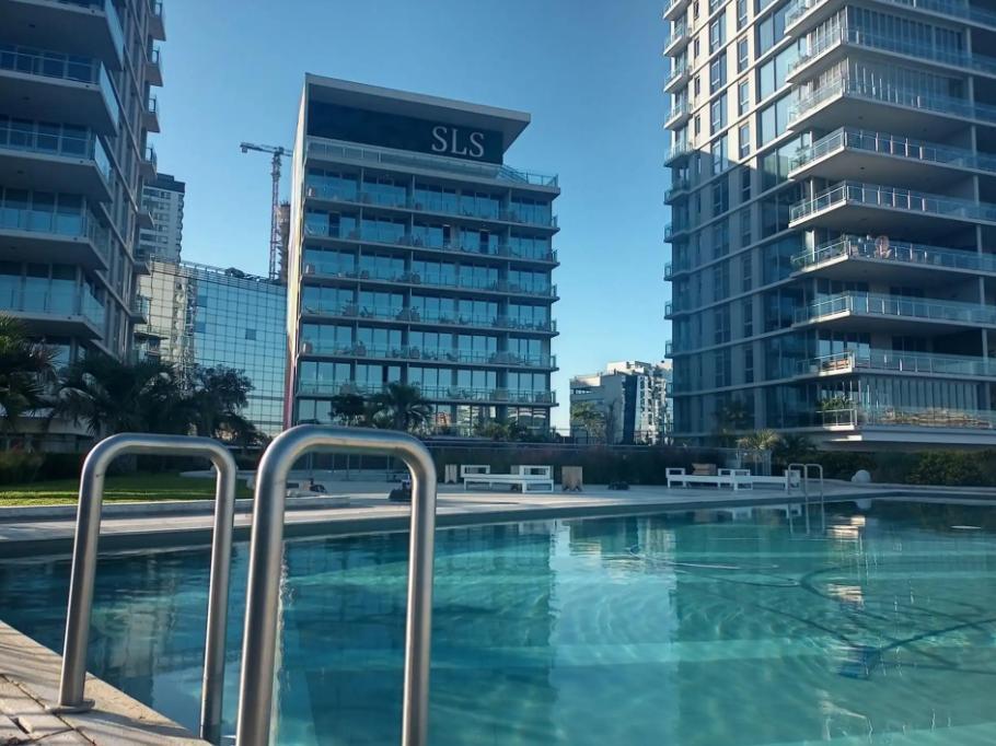 Foto de VENTA DEPARTAMENTO 2 AMBIENTES AMOBLADA CON COCHERA VISTA AL DIQUE EN, imagen 1