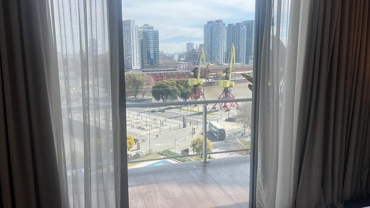 Foto de VENTA DEPARTAMENTO 2 AMBIENTES AMOBLADA CON COCHERA VISTA AL DIQUE EN, imagen 3