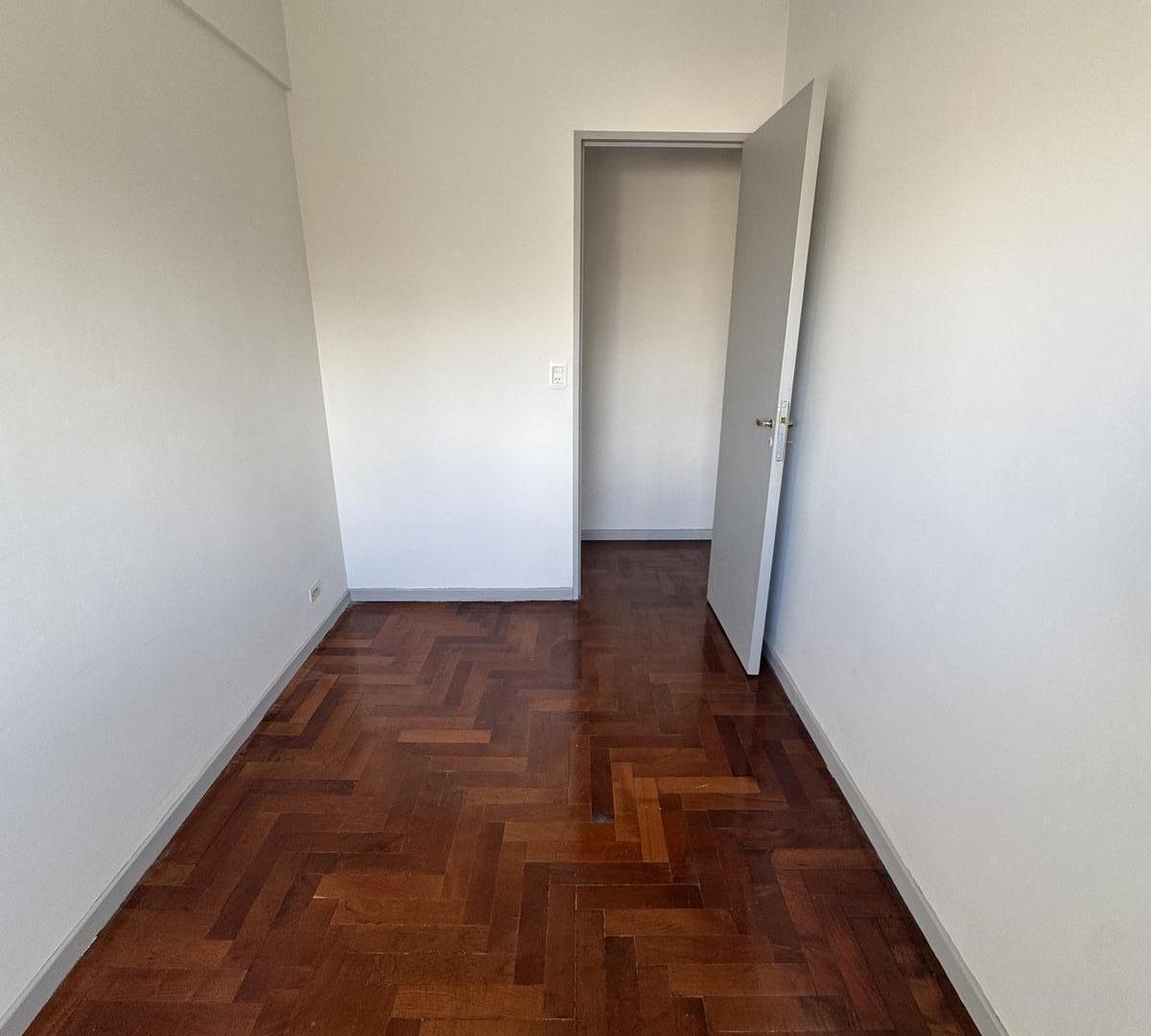 Foto de VENTA PH 2 AMBIENTES ESCRITORIO Y TERRAZA PROPIA APTO CREDITO EN VILLA, imagen 4