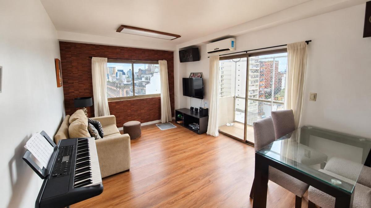 Foto de VENTA DEPARTAMENTO 3 AMBIENTES CON COCHERA EN CABALLITO, imagen 2