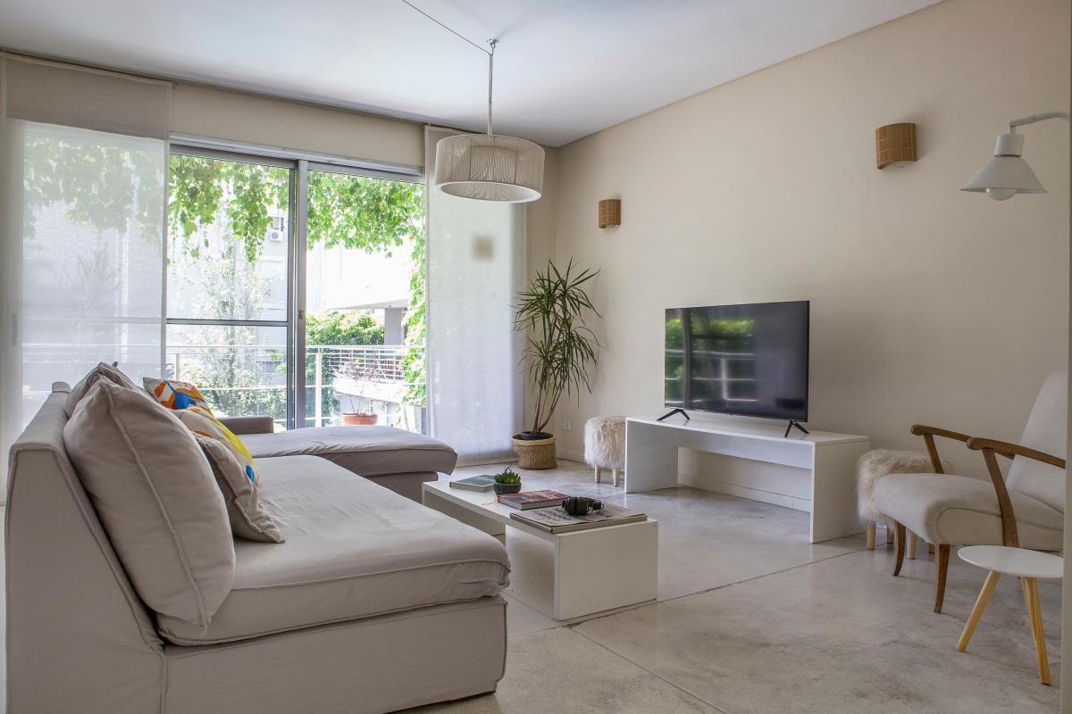 Foto de VENTA DUPLEX 4 AMBIENTES CON COCHERA EN PALERMO HOLLYWOOD, PILETA Y SUM, imagen 2
