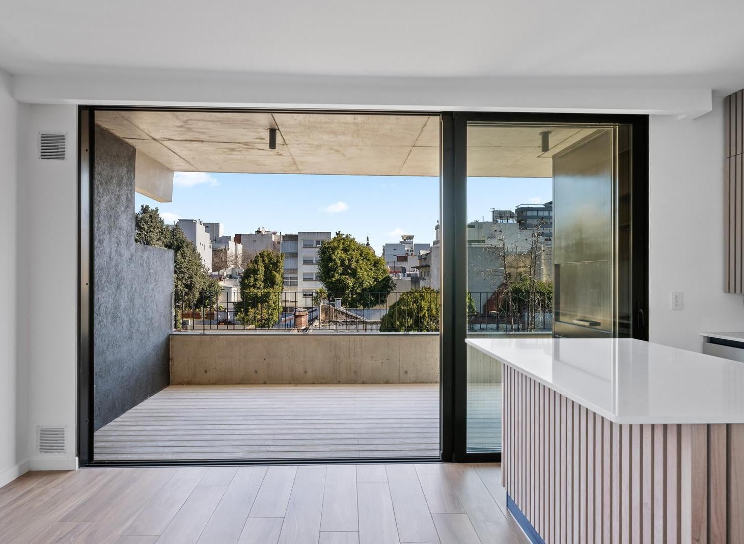 Foto de VENTA DEPARTAMENTOS 4 AMBIENTES, BALCON TERRAZA Y PARRILLA PROPIA, imagen 3