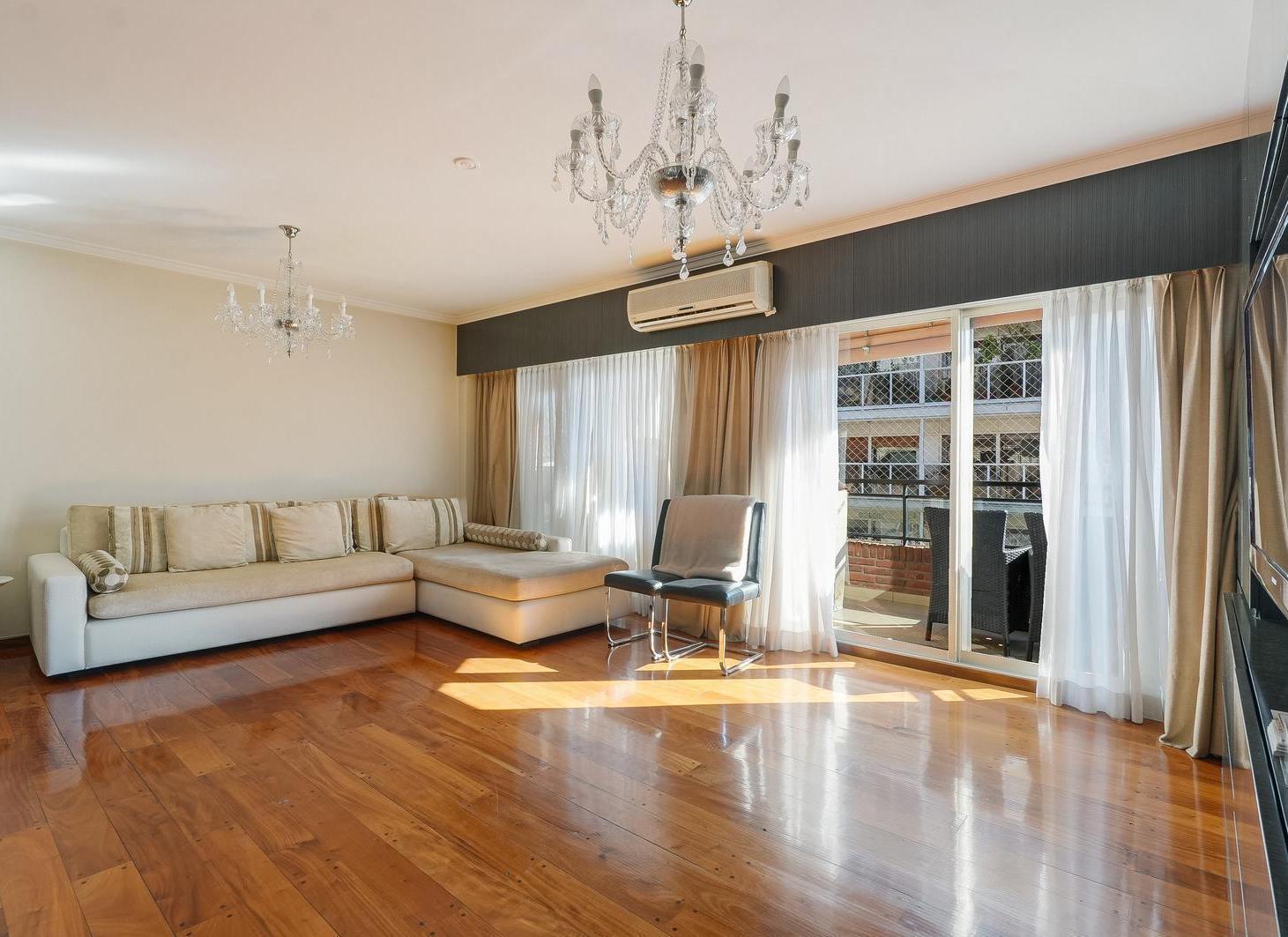 Foto de Venta departamento 5 ambientes con dependencia y 2 cocheras en Belgrano, imagen 2