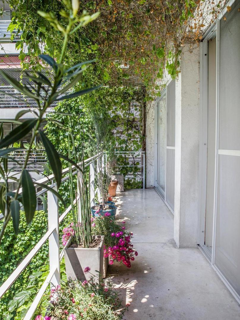 Foto de VENTA DUPLEX 4 AMBIENTES CON COCHERA EN PALERMO HOLLYWOOD, PILETA Y SUM, imagen 2