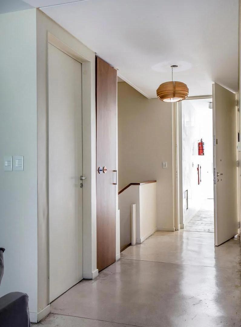Foto de VENTA DUPLEX 4 AMBIENTES CON COCHERA EN PALERMO HOLLYWOOD, PILETA Y SUM, imagen 3
