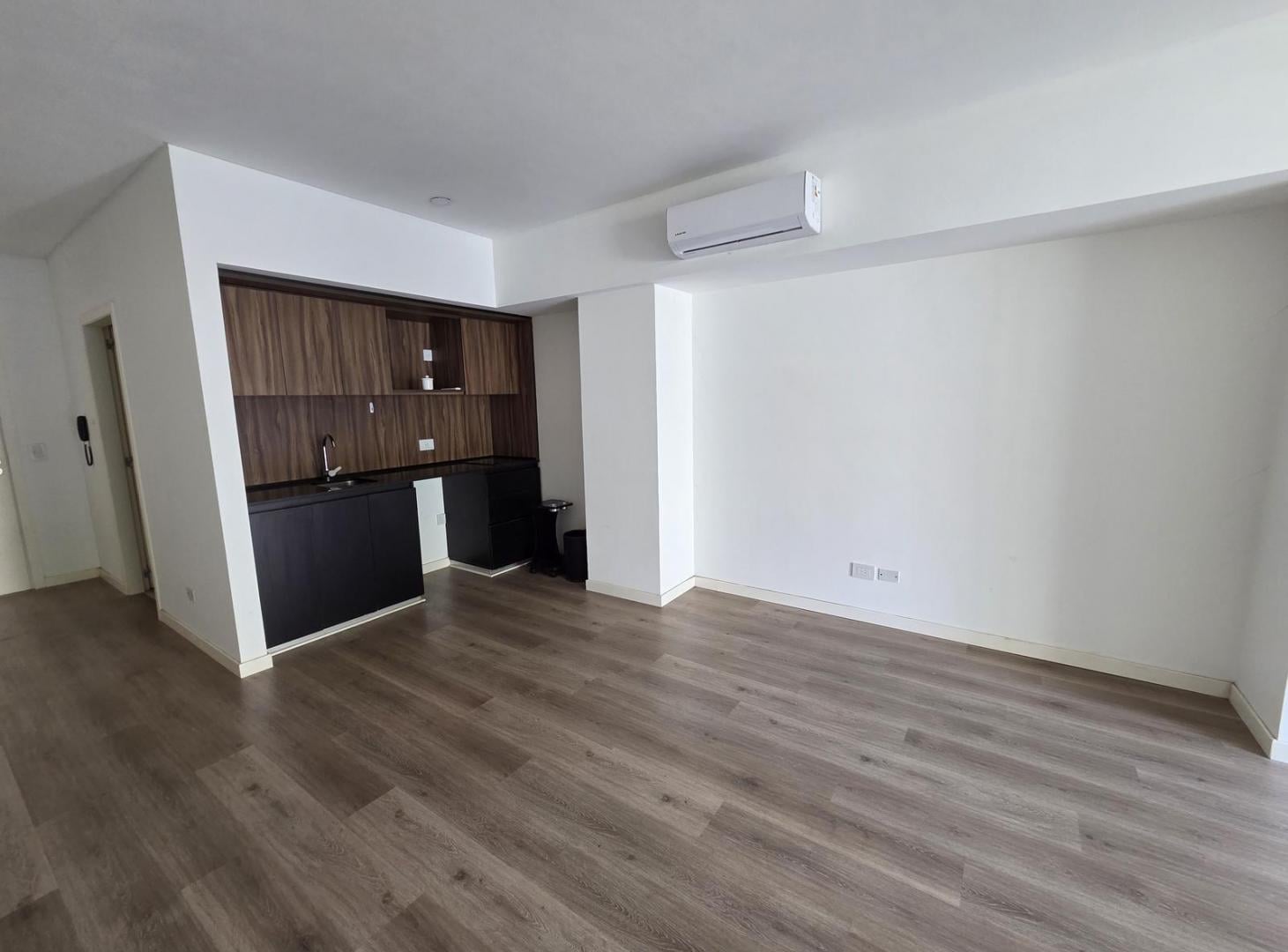 Foto de VENTA DE DEPARTAMENTO CON COCHERA EN RETIRO APTO PROFESIONAL Y APTO, imagen 2