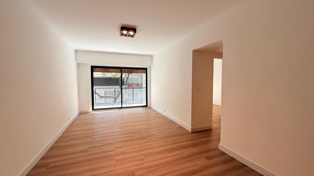 Foto de VENTA DEPARTAMENTO 4 AMBIENTES EN CABALLITO, BALCON CORRIDO, EDIFICIO, imagen 2