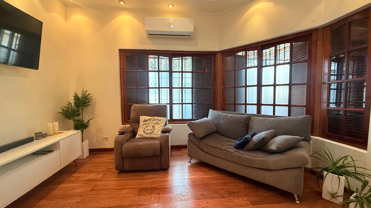 Foto de VENTA PH 3 AMBIENTES EN PARQUE CHAS, CON COCHERA, PATIO Y ENTRADA, imagen 3