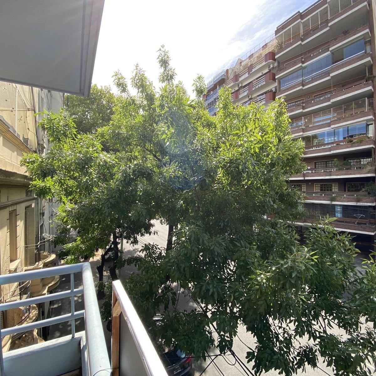 Excelente 4 Amb C/ Cochera Cubierta en La Mejor Zona de Caballito 2