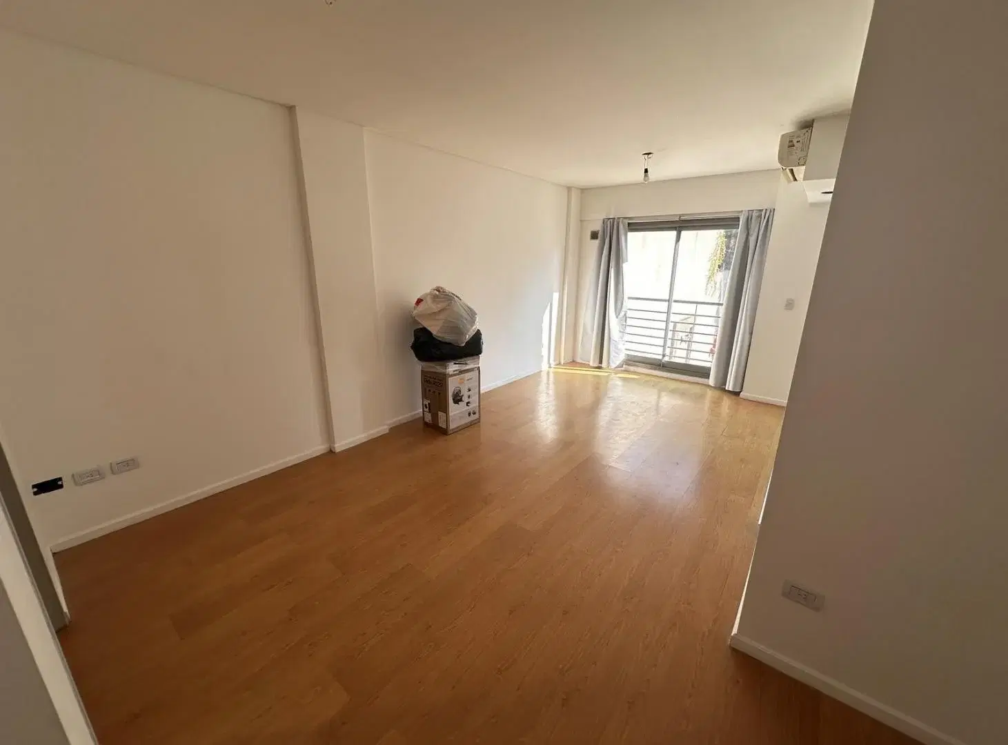 EXCELENTE MONOAMBIENTE MODERNO CON BALCON EN PARQUE CHACABUCO 2