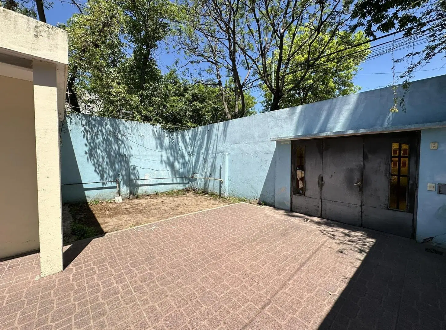 EXCELENTE CASA LOTE PROPIO DE 4 AMBIENTES CON GRAN PATIO EN MATADEROS 4