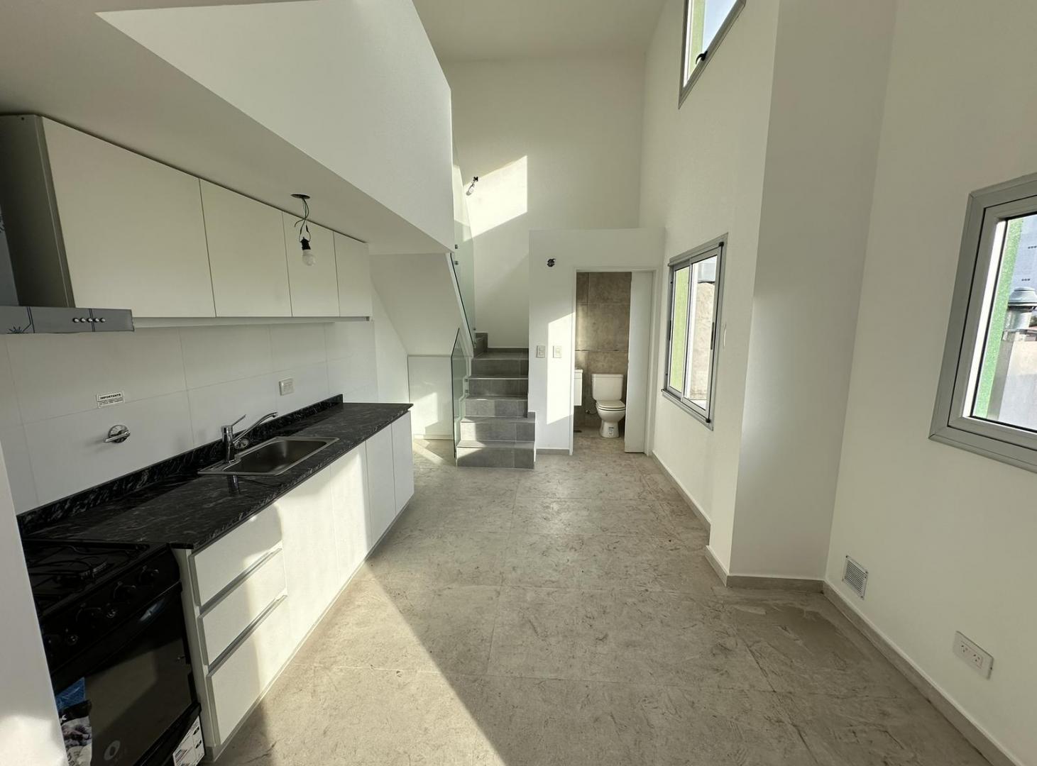 Foto de EXCELENTE DPTO 2 AMB EN DUPLEX C/ 2 BAÑOS Y COCHERA A ESTRENAR APTO, imagen 5