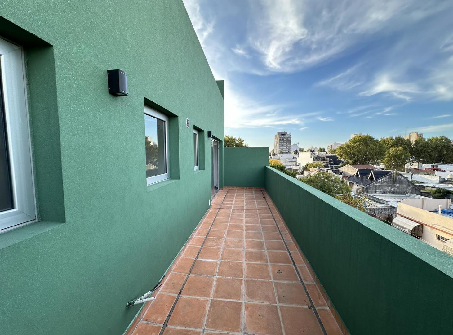 Foto de EXCELENTE MONOAMBIENTE CON ESPECTACULAR BALCÓN ATERRAZADO - MONTE CASTRO, imagen 3