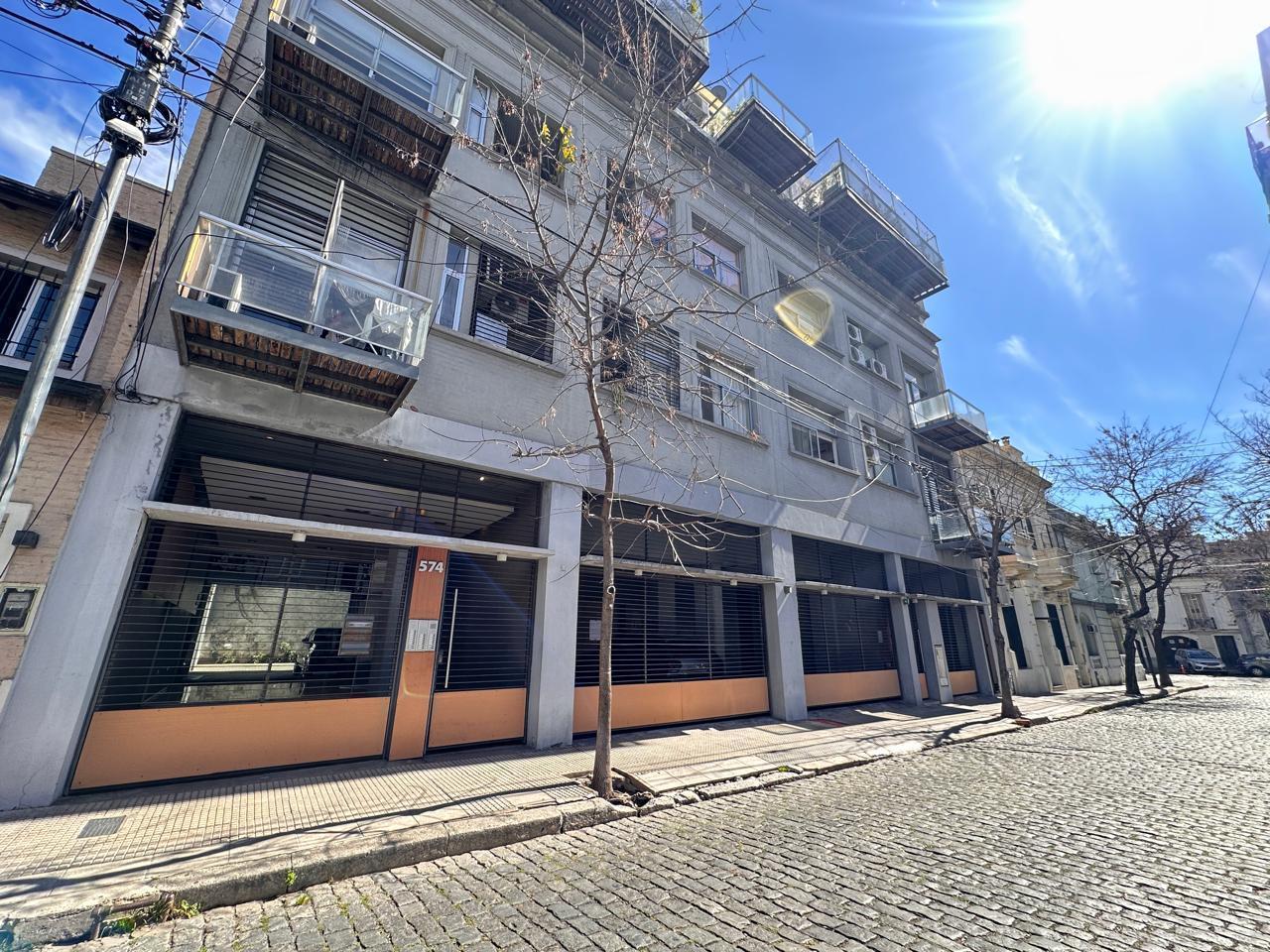 Foto de HERMOSO DEPARTAMENTO 2 AMBIENTES EN PASAJE PORTUGAL - CABALLITO /, imagen 3