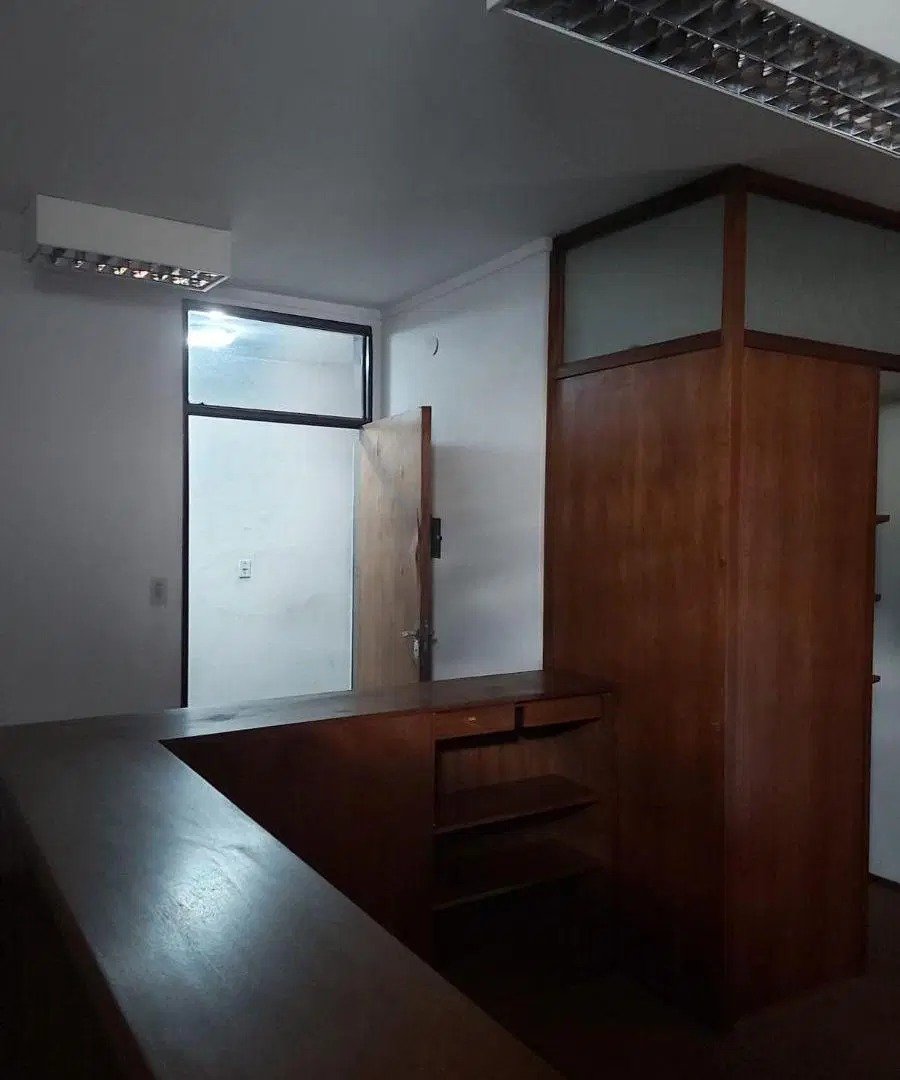Oficina comercial de 30 m² en alquiler en Centro 4