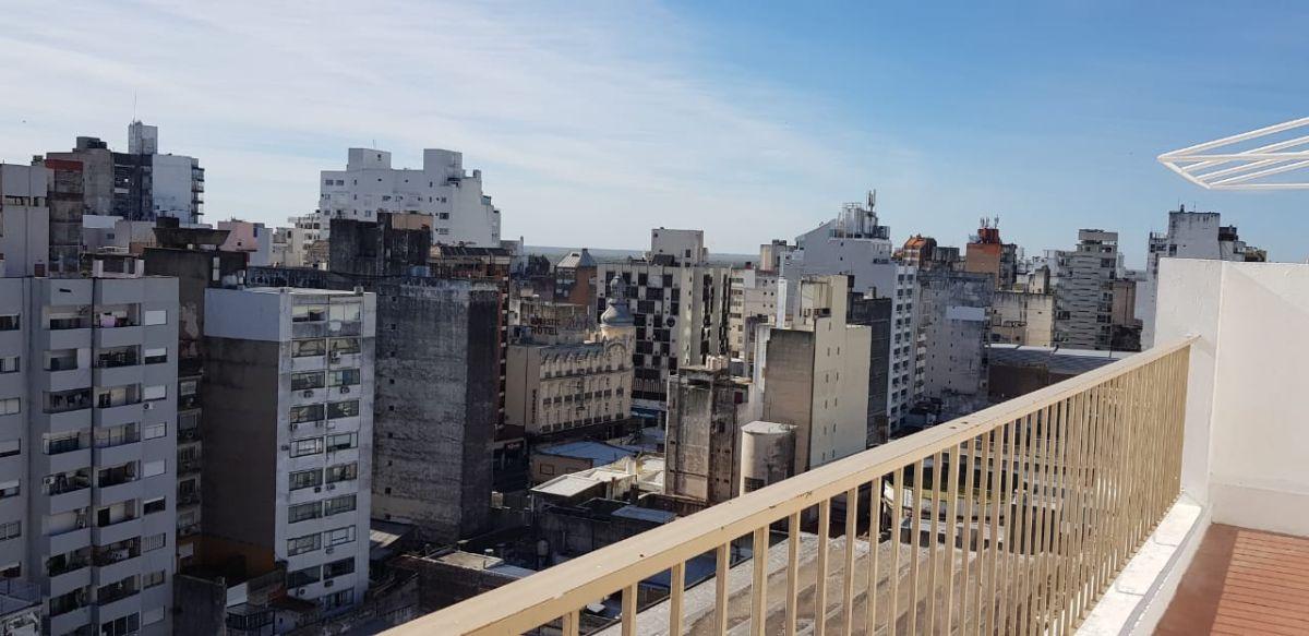 Foto de Departamento de 1 dormitorio con amplio balcón al frente – Sarmiento y, imagen 2