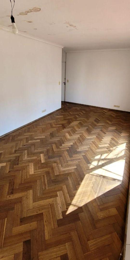 Foto de Departamento de 1 dormitorio con amplio balcón al frente – Sarmiento y, imagen 4