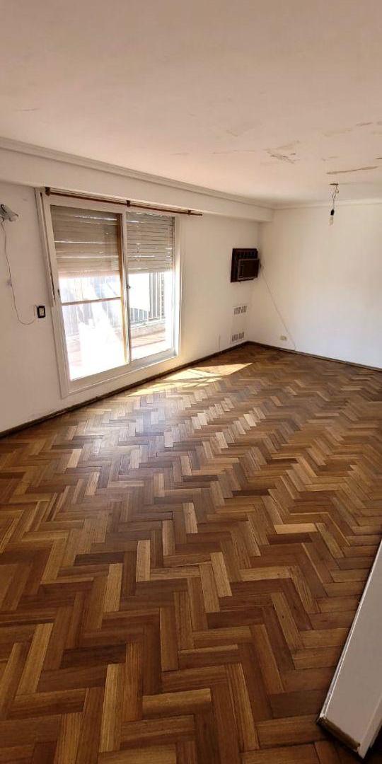 Foto de Departamento de 1 dormitorio con amplio balcón al frente – Sarmiento y, imagen 1