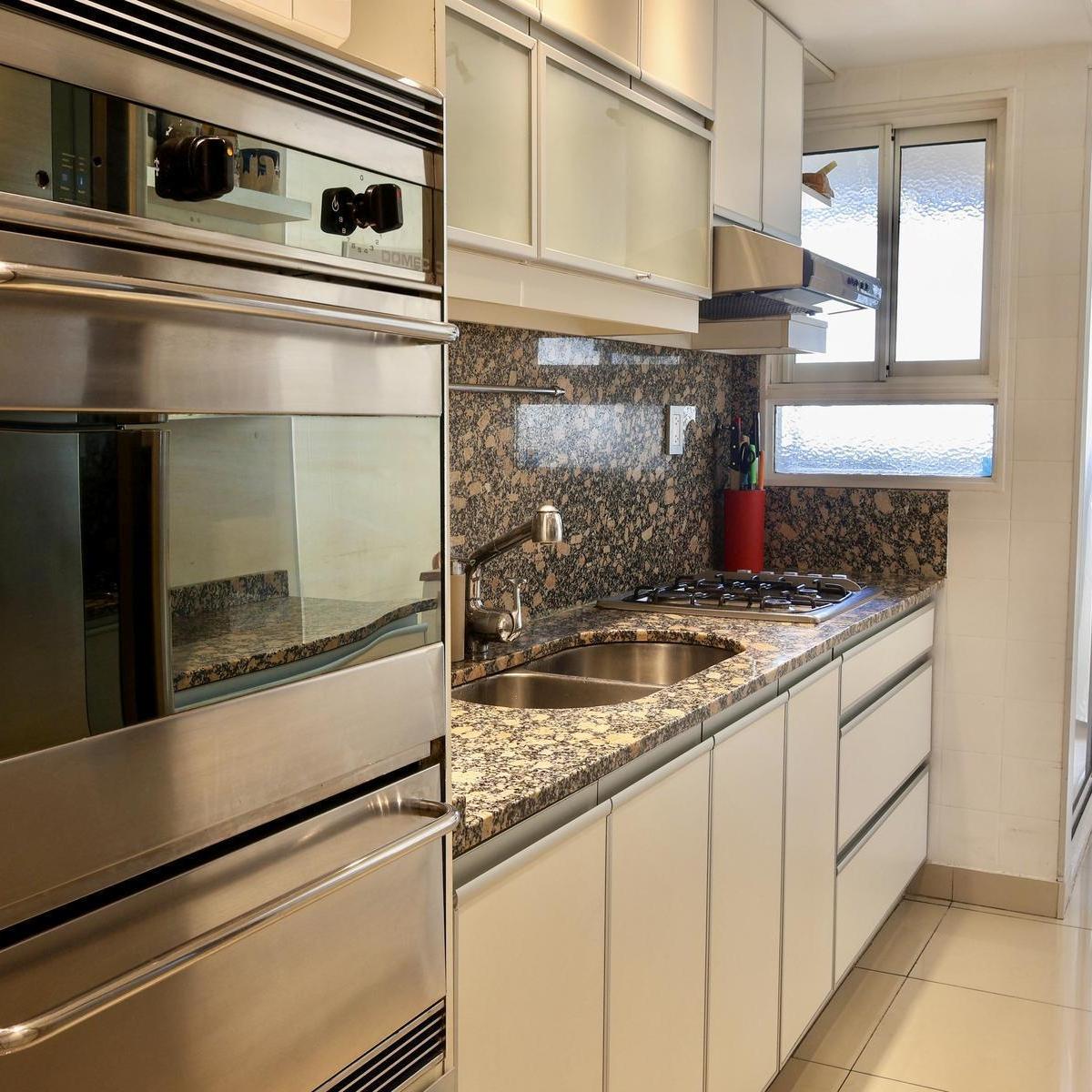 Venta 4 Ambientes con Dependecia, Cochera y Baulera. Parque Chacabuco 3