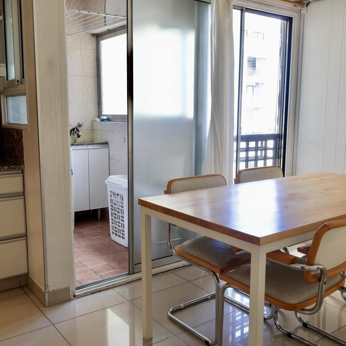 Venta 4 Ambientes con Dependecia, Cochera y Baulera. Parque Chacabuco 1