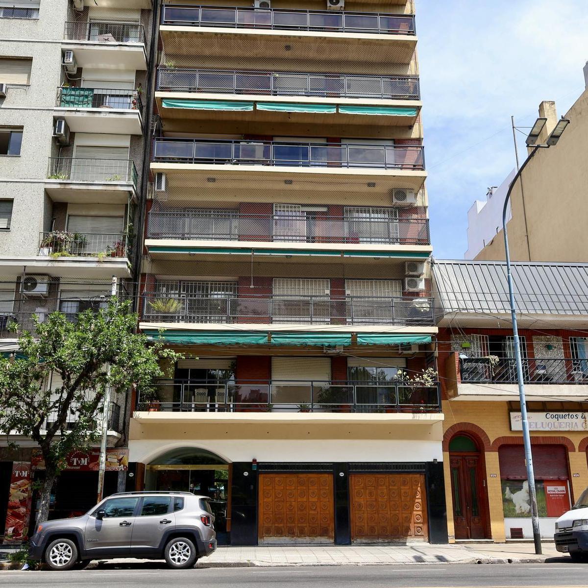 Venta 4 Ambientes con Dependecia, Cochera y Baulera. Parque Chacabuco 2