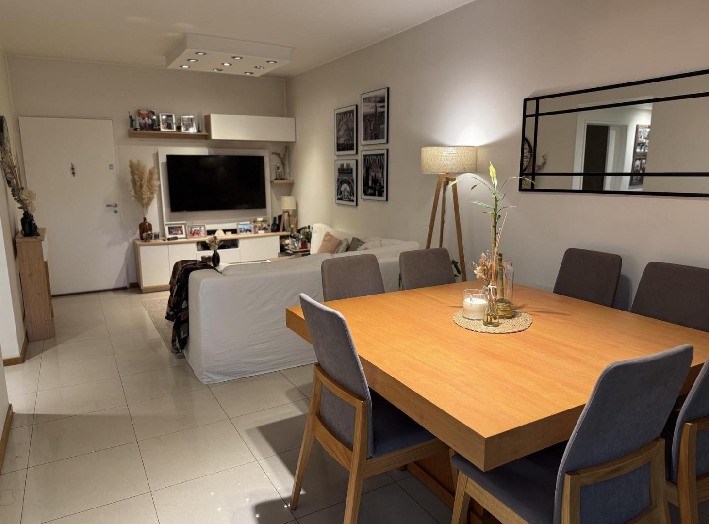 Venta Departamento 3 amb con cochera y balcón al frente. Impecable Estado!!!!