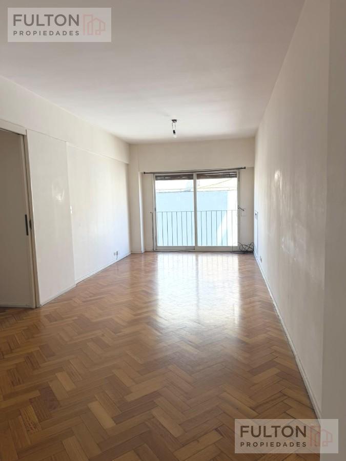 Foto de VENTA DEPARTAMENTO CUATRO AMBIENTES CON DEPENDENCIA PALERMO, imagen 1