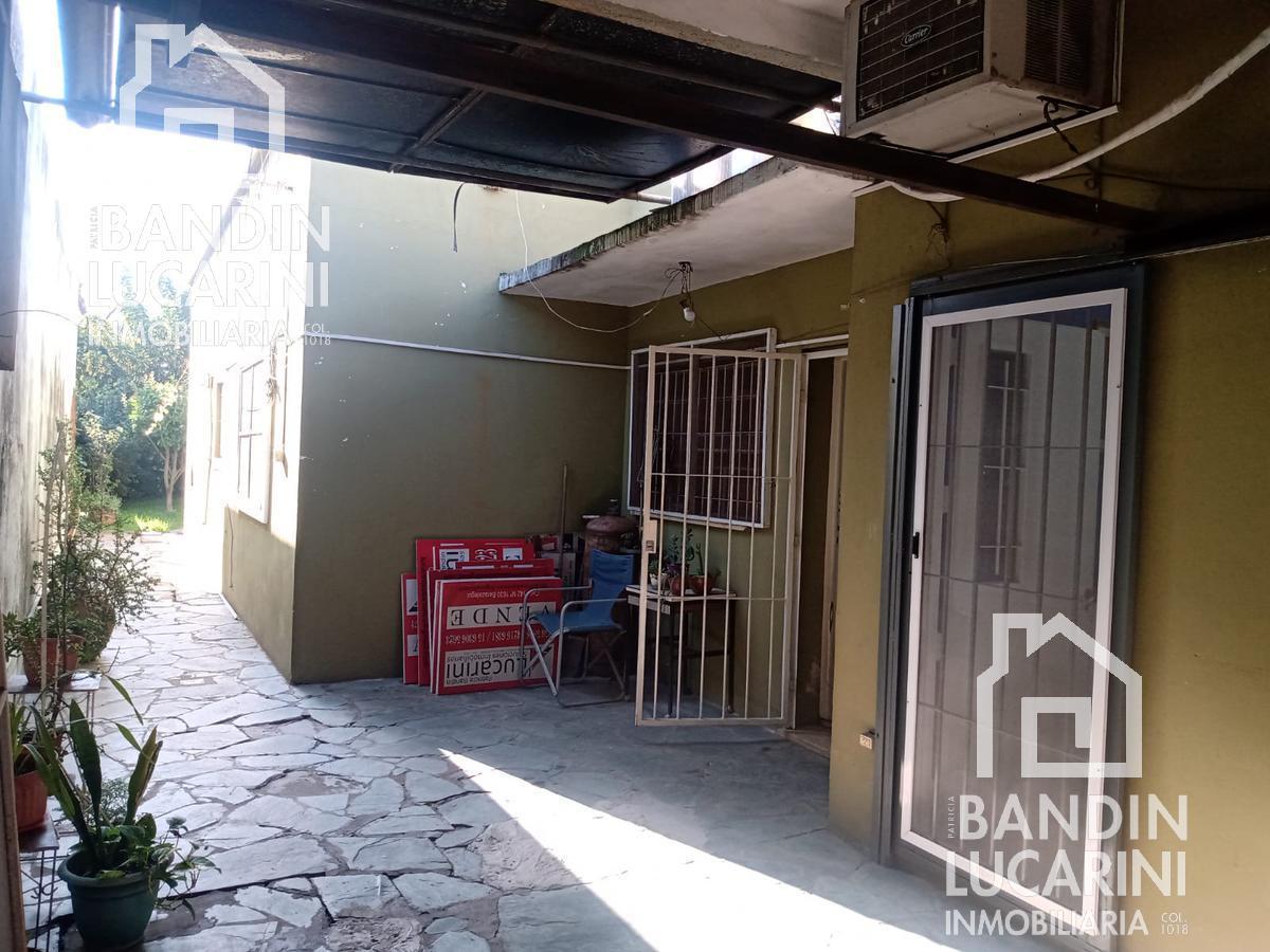 Casa en Venta en Berazategui Local Duplex. Se Toman Permutas. 2