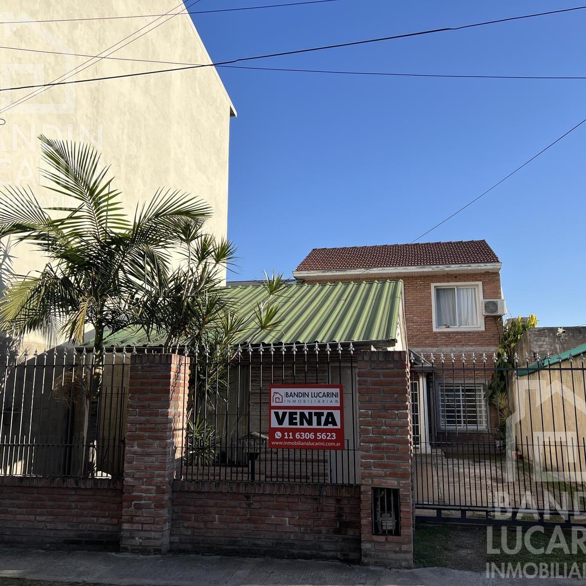 Casa en Venta en Berazategui. Dos Casas. Ideal Familia Grande o Dos Familias. 5