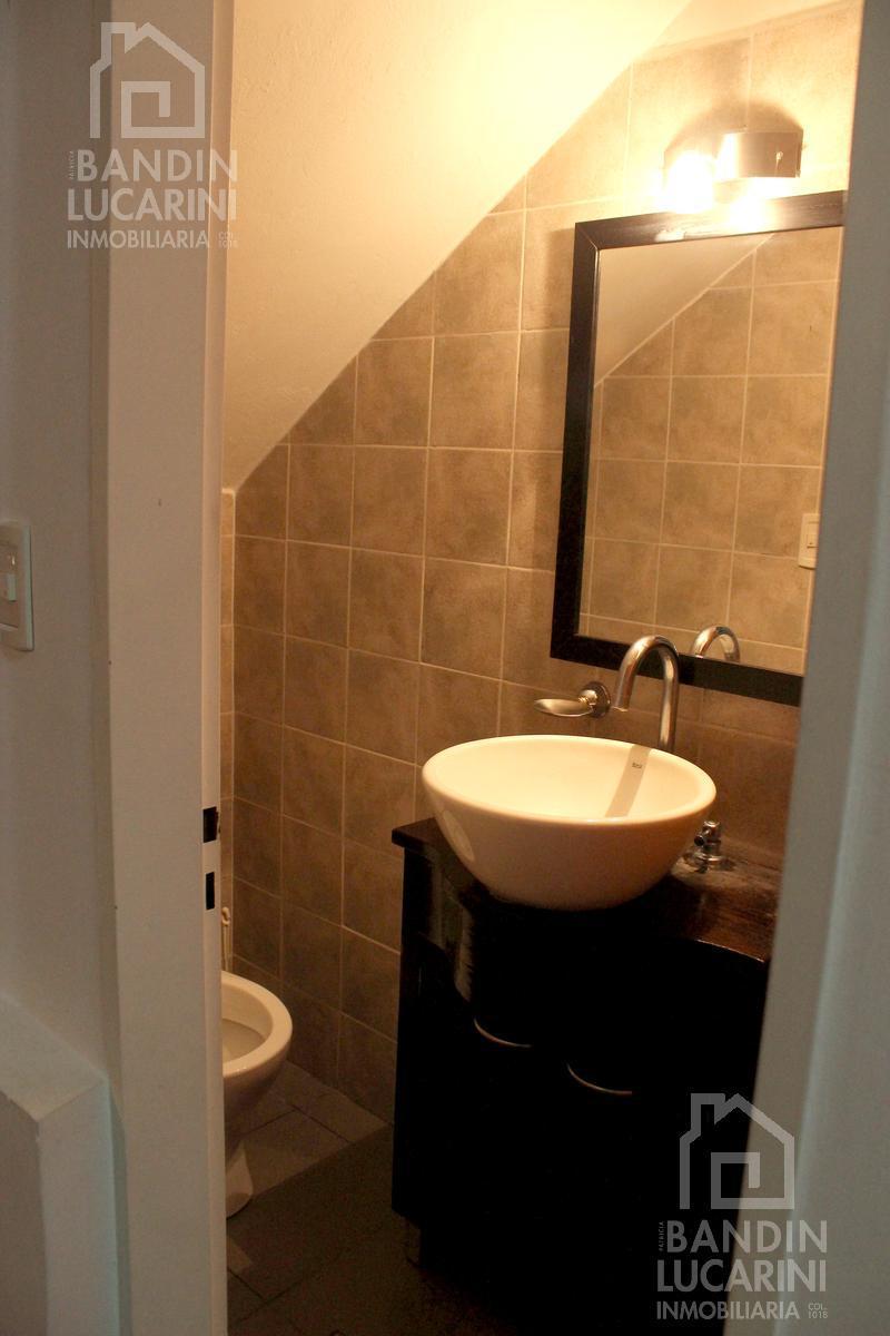 Duplex en Venta con Dos Cocheras. Se Escuchan Propuestas. 1