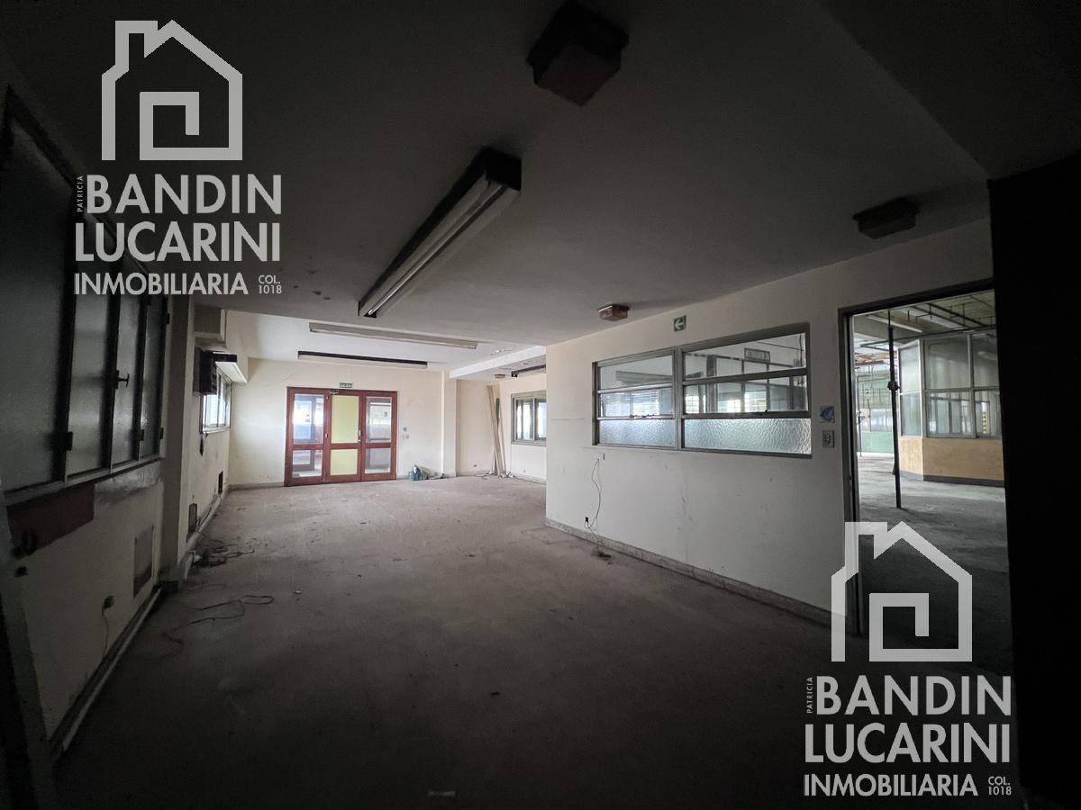 Galpon y Oficinas en Venta Berazategui - Ideal Escuela, Educacion, Sanatorio, Clinica, Bancos 4