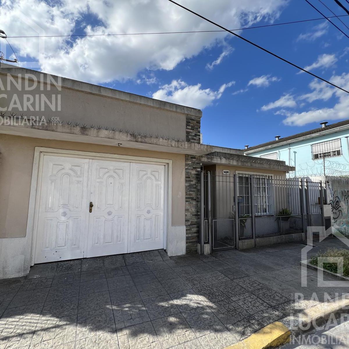 Casa en Berazategui en Venta a m de Plaza Ducilo. 2 Casas PH Juntas. 5