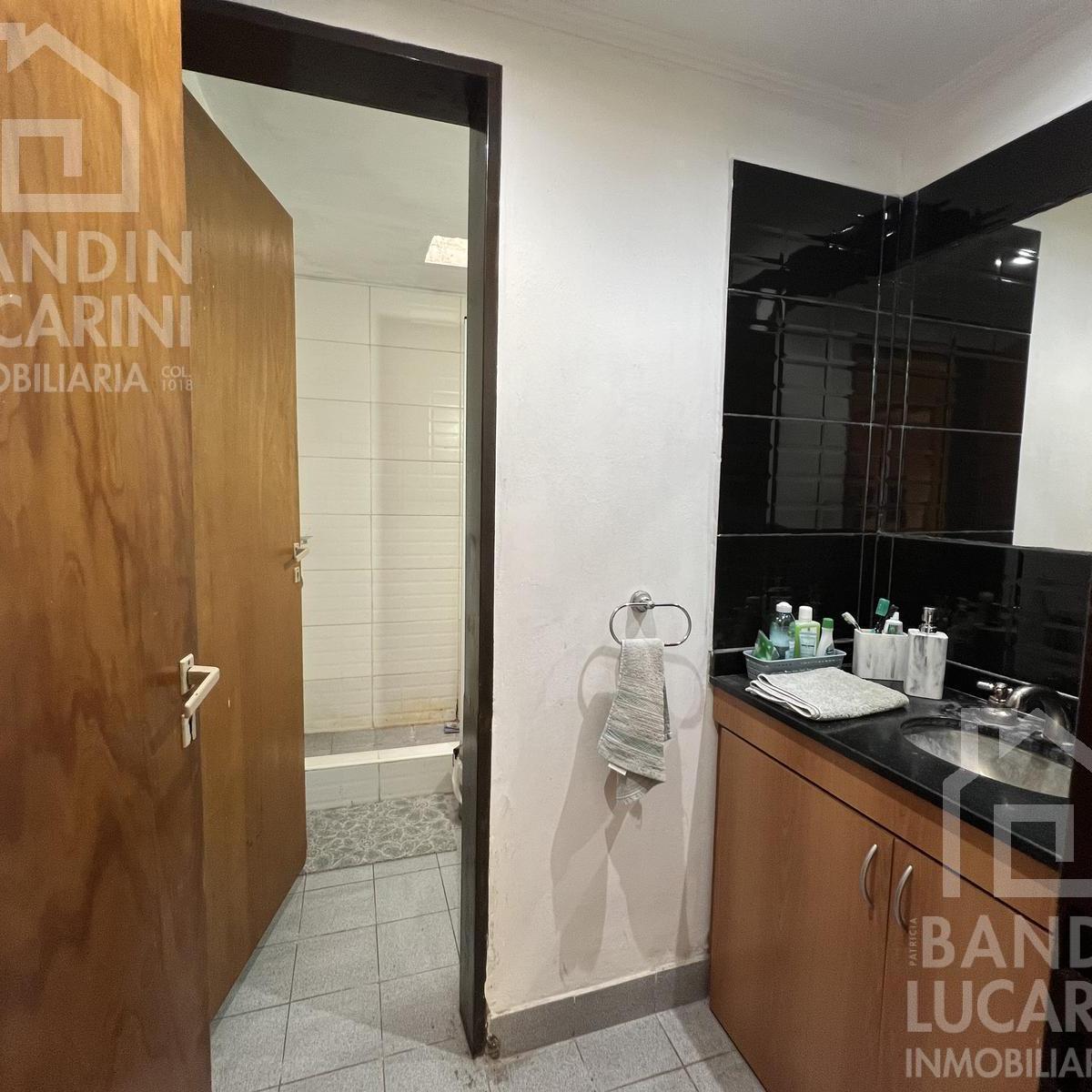 Casa en Berazategui en Venta a m de Plaza Ducilo. 2 Casas PH Juntas. 2