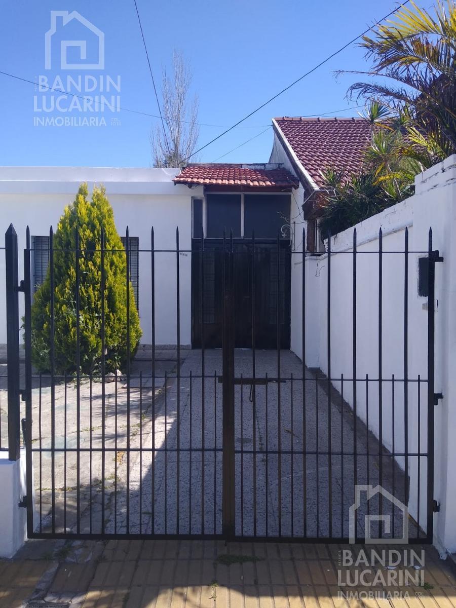 Casa en Berazategui en Venta 4 Ambientes Zona Estación de Berazategui. Bajó de Precio. 5