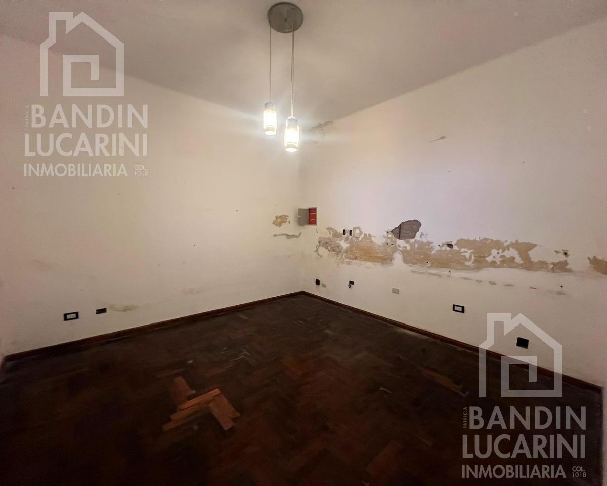 Casa en Venta 4 Amb Ex Estudio Musical Zona Ducilo a 200 m de Av Mitre. 1