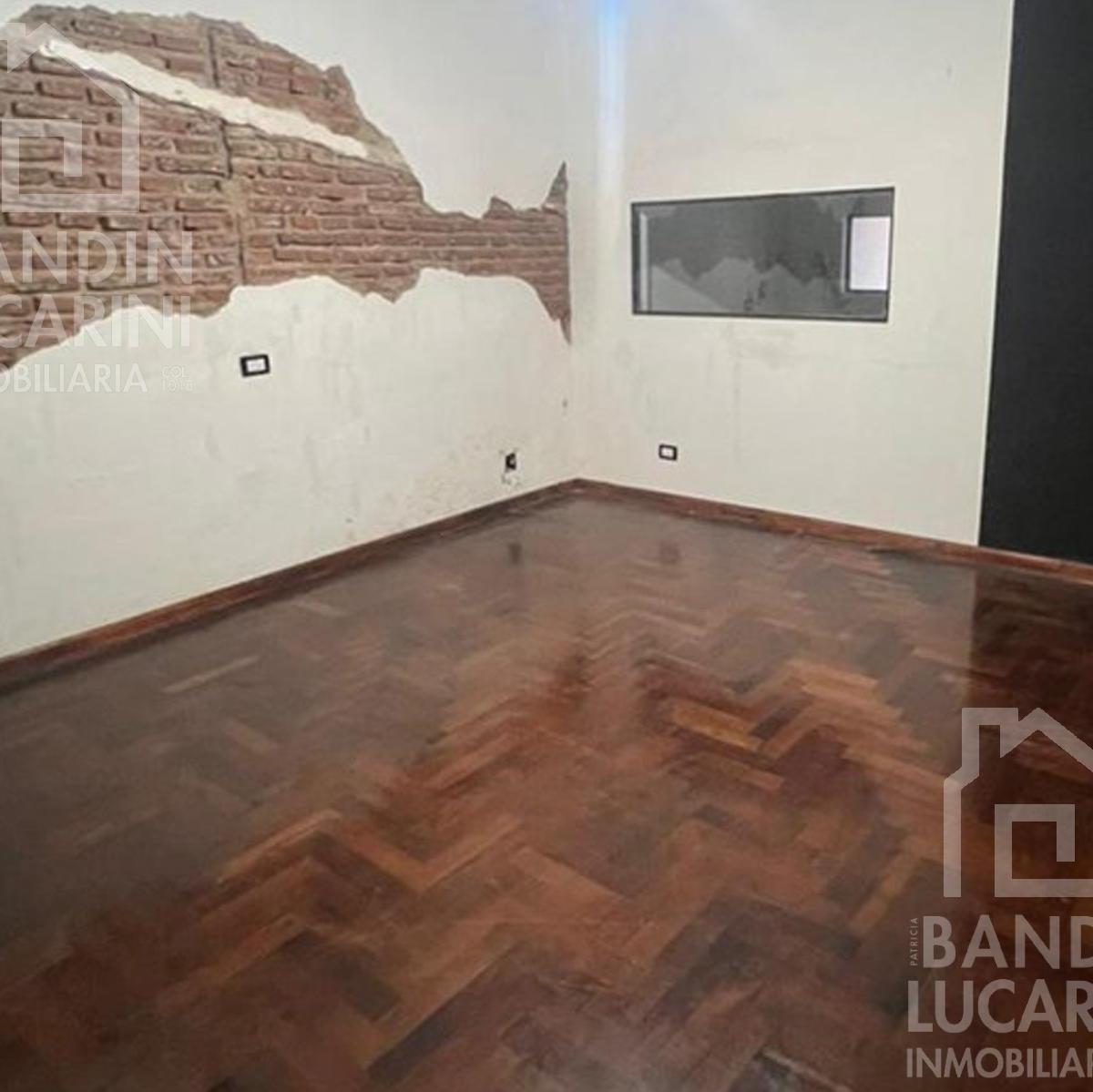 Casa en Venta 4 Amb Ex Estudio Musical Zona Ducilo a 200 m de Av Mitre. 5