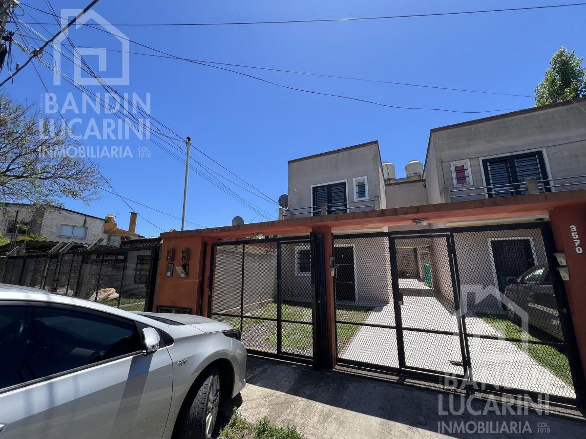 Duplex en Venta de 3 Amb Apto Credito con jardin. Cochera opcional.