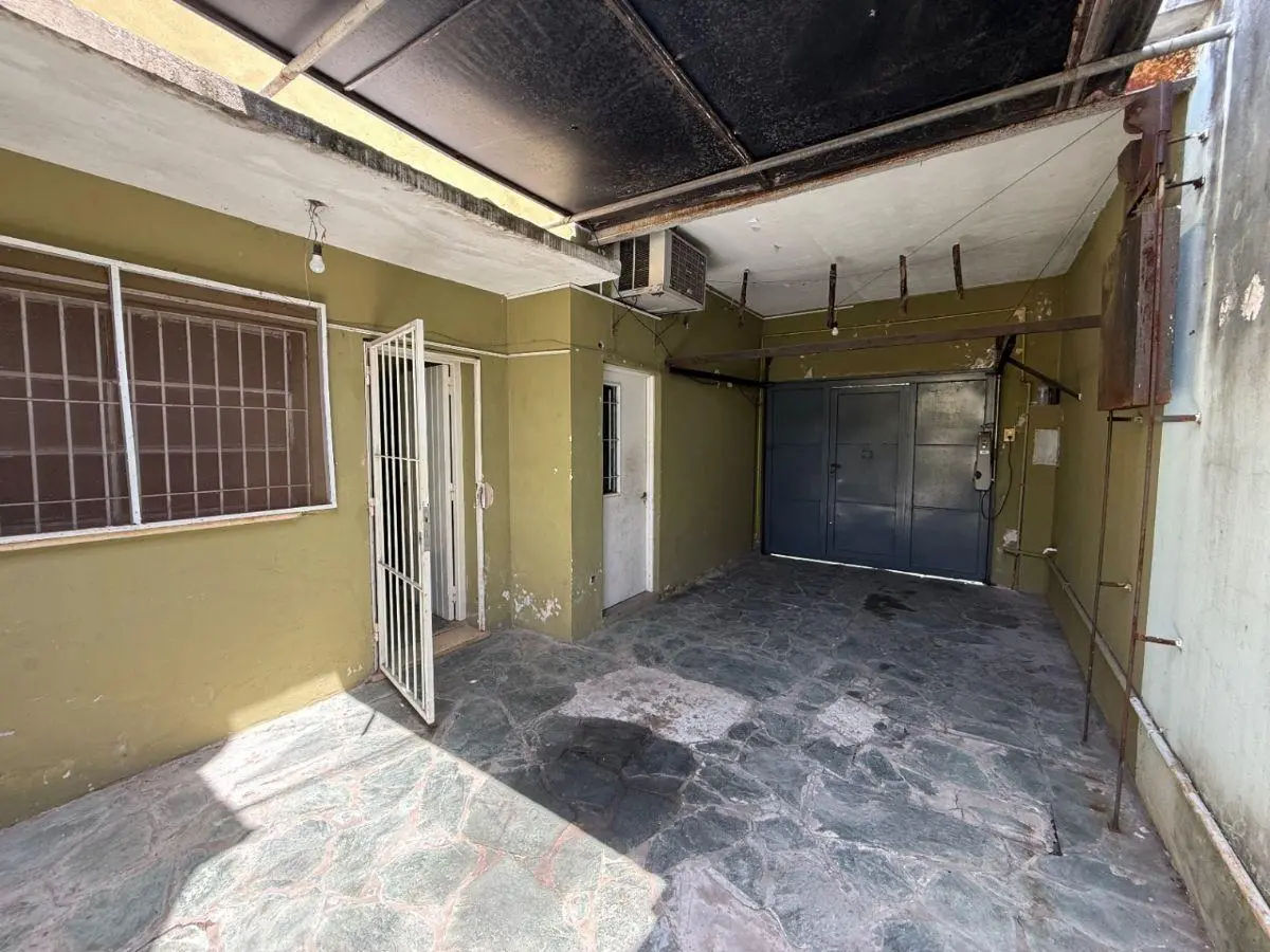 Casa en alquiler en Berazategui y Local. Apto Profesional. 3