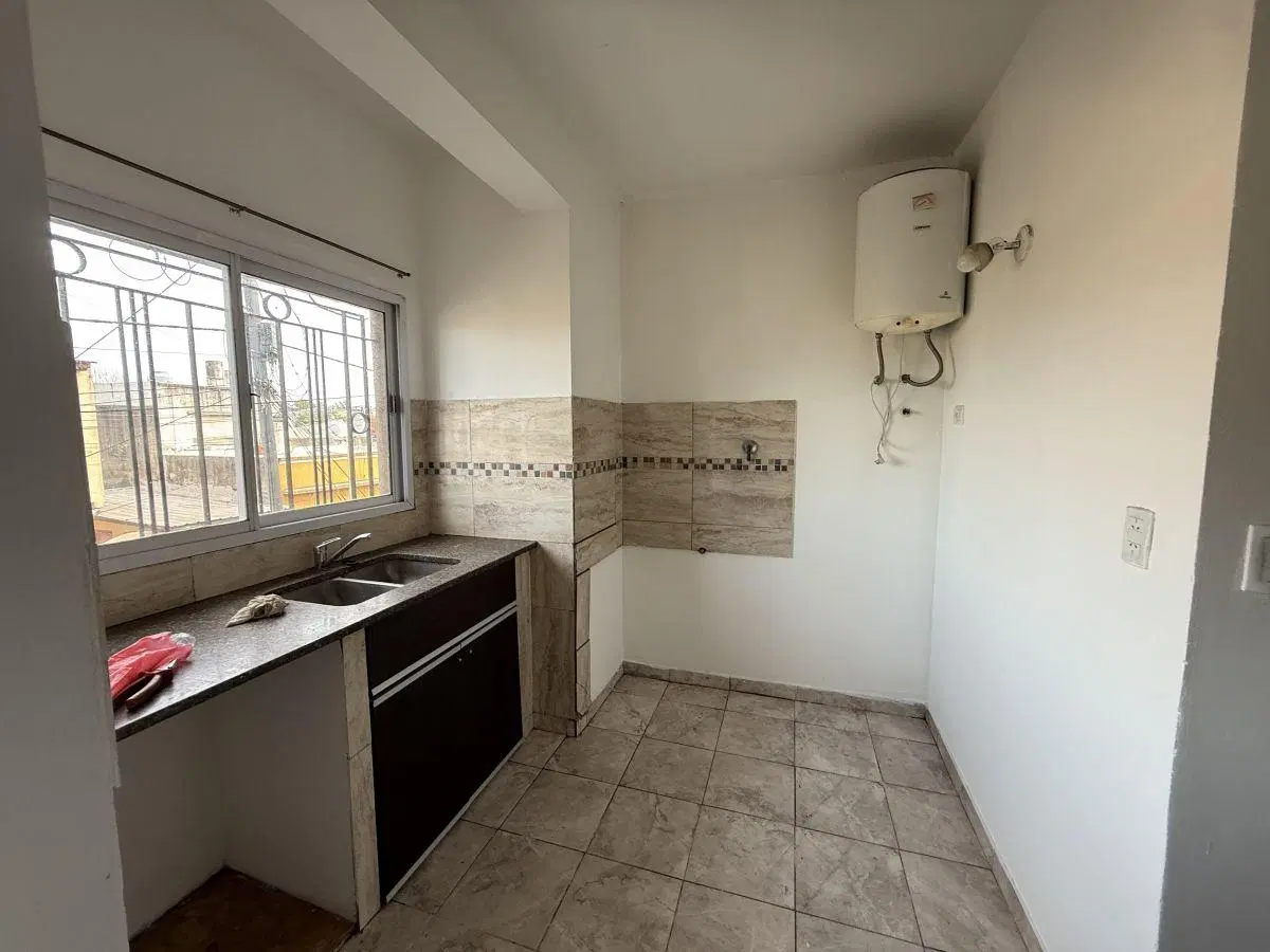 Departamento en Alquiler Berazategui 2 Amb Zona Estacion Villa España. 4