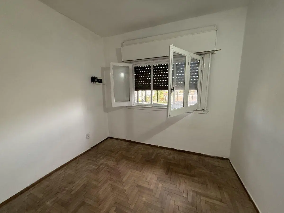 Departamento en  Alquiler  Berazategui  2 Amb Zona Estacion Villa España. 3