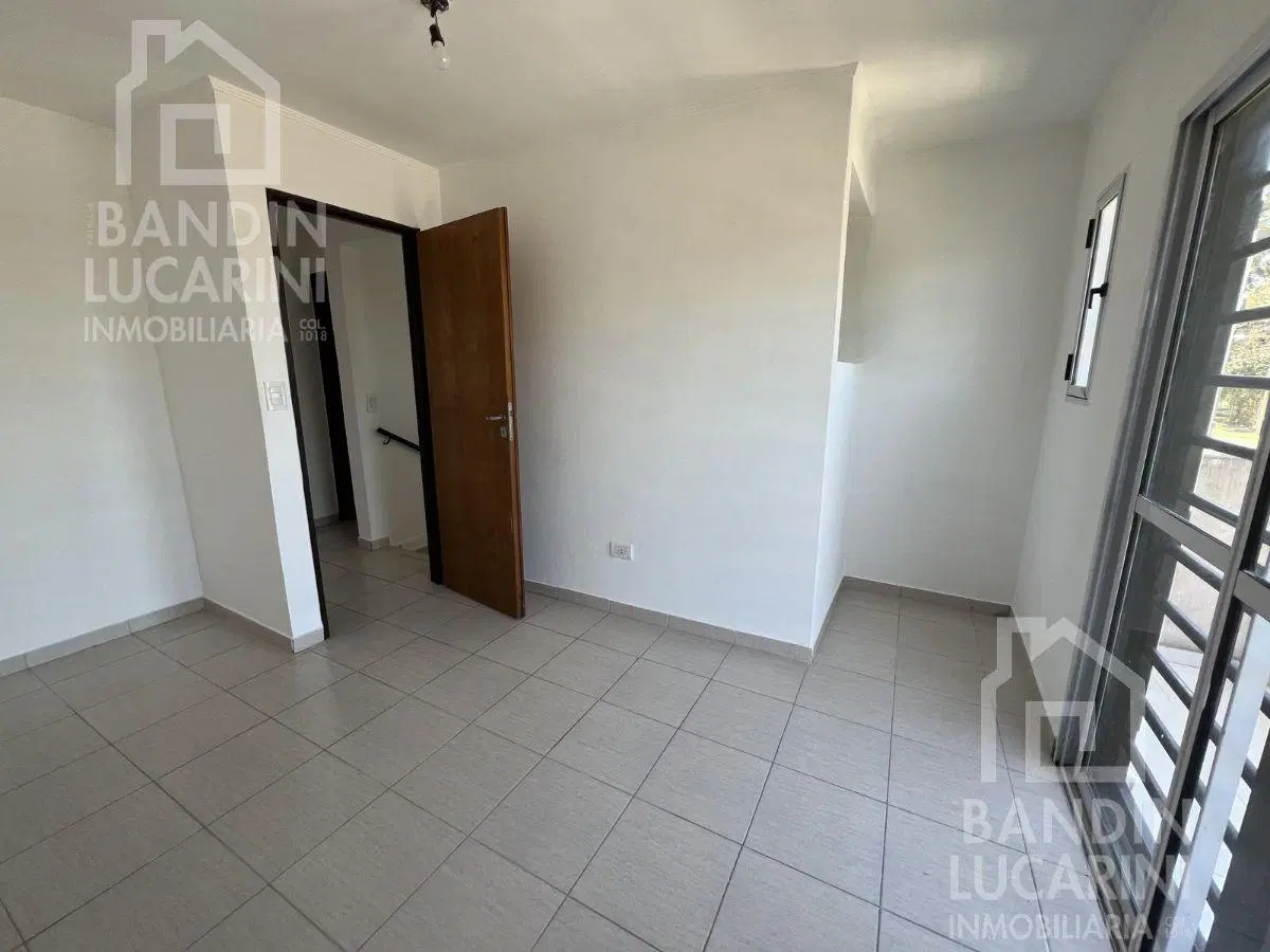 Duplex en Alquiler de 3 Amb con Jardin en Berazategui. 5
