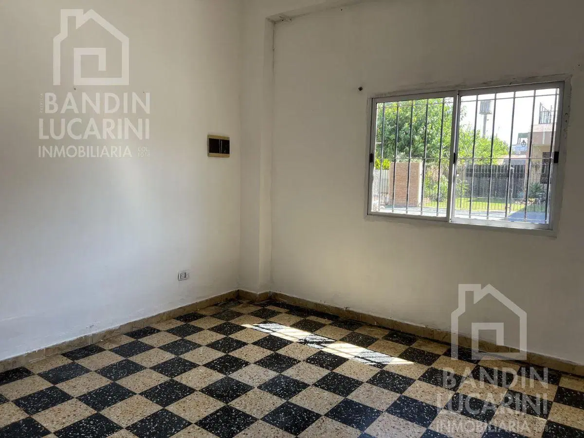 Departamento en  Alquiler de 3 Ambientes en Planta Baja 5