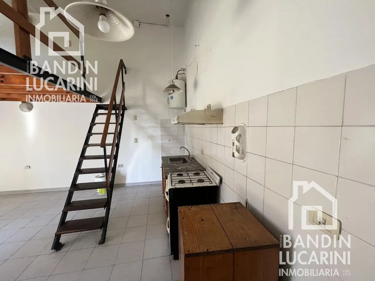 Departamento en Monoambiente con entrepiso en Alquiler en Berazategui. 2