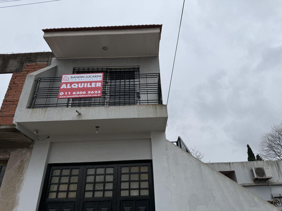 Foto de Depto en Alquiler en Berazategui 2 1/2 AMB en primer piso., imagen 2