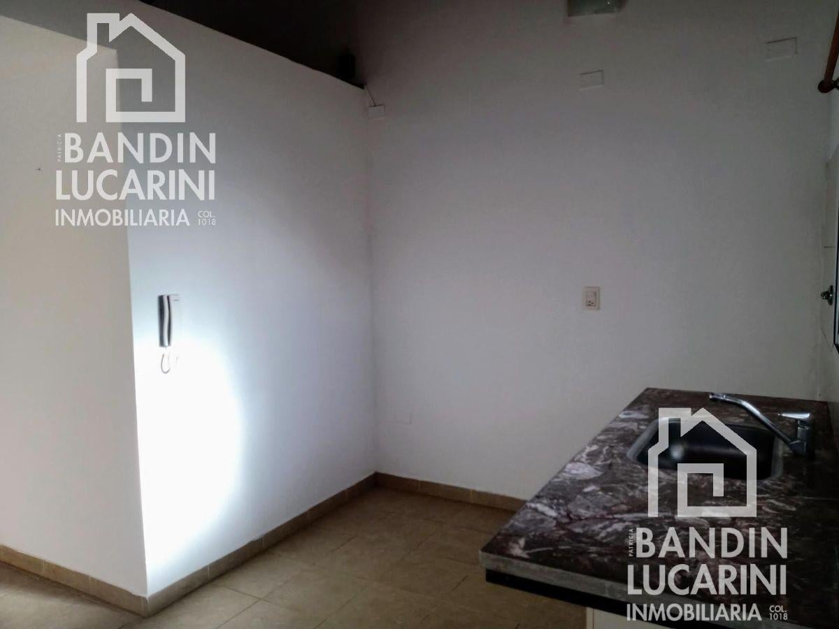 Foto de Departamento en Berazategui en Alquiler en 1 Piso 2 AMB. Estacion Villa, imagen 4